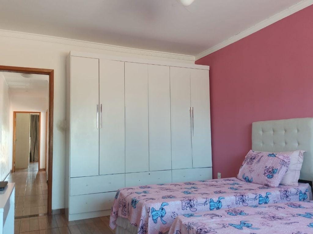 Imagem Sobrado com 3 Quartos à Venda, 120 m²em Jardim Ana Rosa - Taubaté