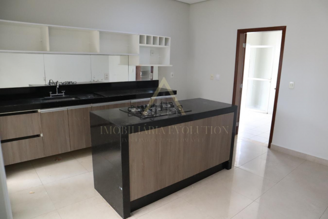 Imagem Casa de Condomínio com 3 Quartos à Venda, 200 m² em Helvétia Polo Country - Indaiatuba