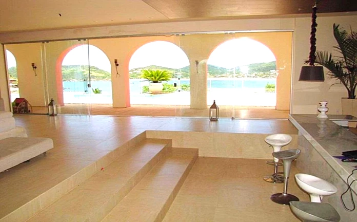 Imagem Casa com 6 Quartos à Venda, 650 m² em Ferradura - Armação dos Búzios