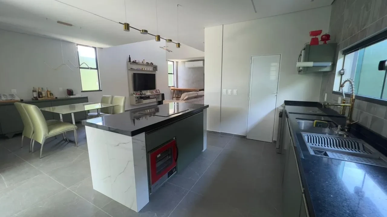 Imagem Casa com 3 Quartos à Venda, 262 m² em Cidade Alpha - Eusébio