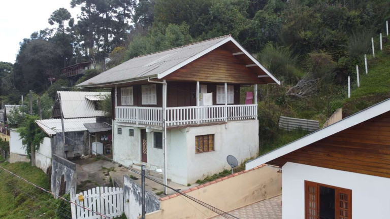 Casa com 4 Quartos à Venda, 120 m² em Santa Cruz - Campos do Jordão