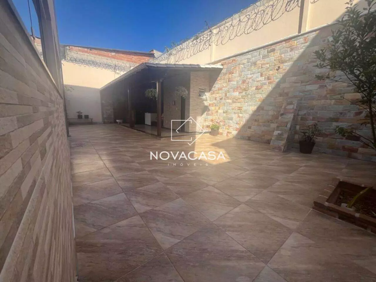 Foto do imóvel: Casa com 4 Quartos à Venda, 380 m² em Santa Mônica - Belo Horizonte