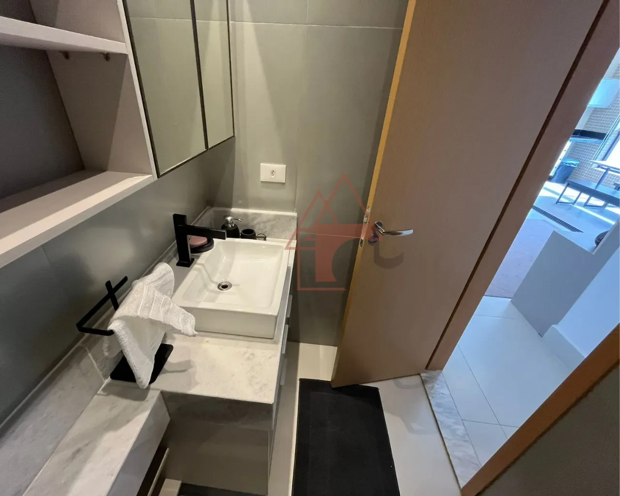 Imagem Apartamento com 2 Quartos à Venda, 75 m² em José Menino - Santos