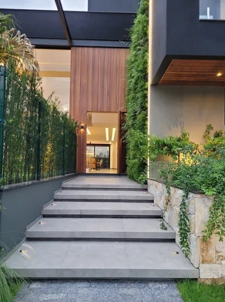 Imagem Casa com 5 Quartos à Venda, 350 m² em Jurerê Internacional - Florianópolis