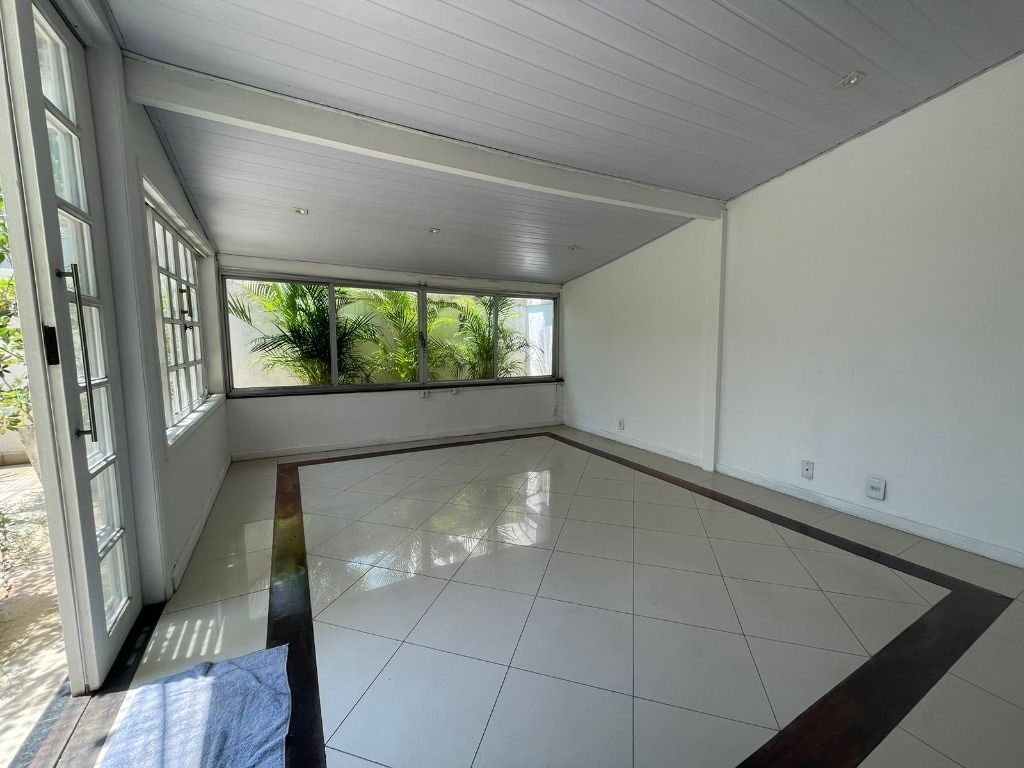 Imagem Apartamento com 2 Quartos à Venda, 142 m²em Icaraí - Niterói