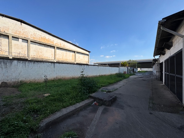 Foto do imóvel: Galpão para Alugar, 6.200 m² em Industrial Anhangüera - Osasco