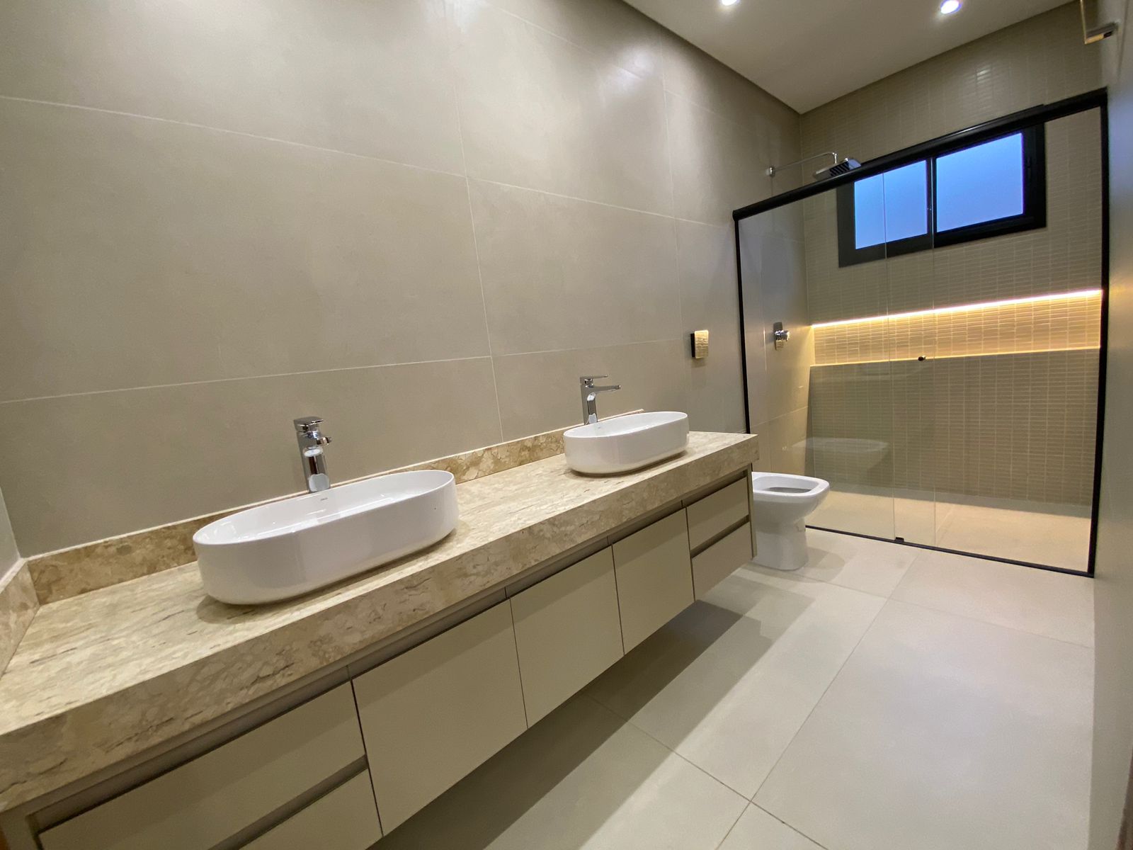 Imagem Casa com 3 Quartos à Venda, 240 m²em Setor Morada do Sol - Rio Verde