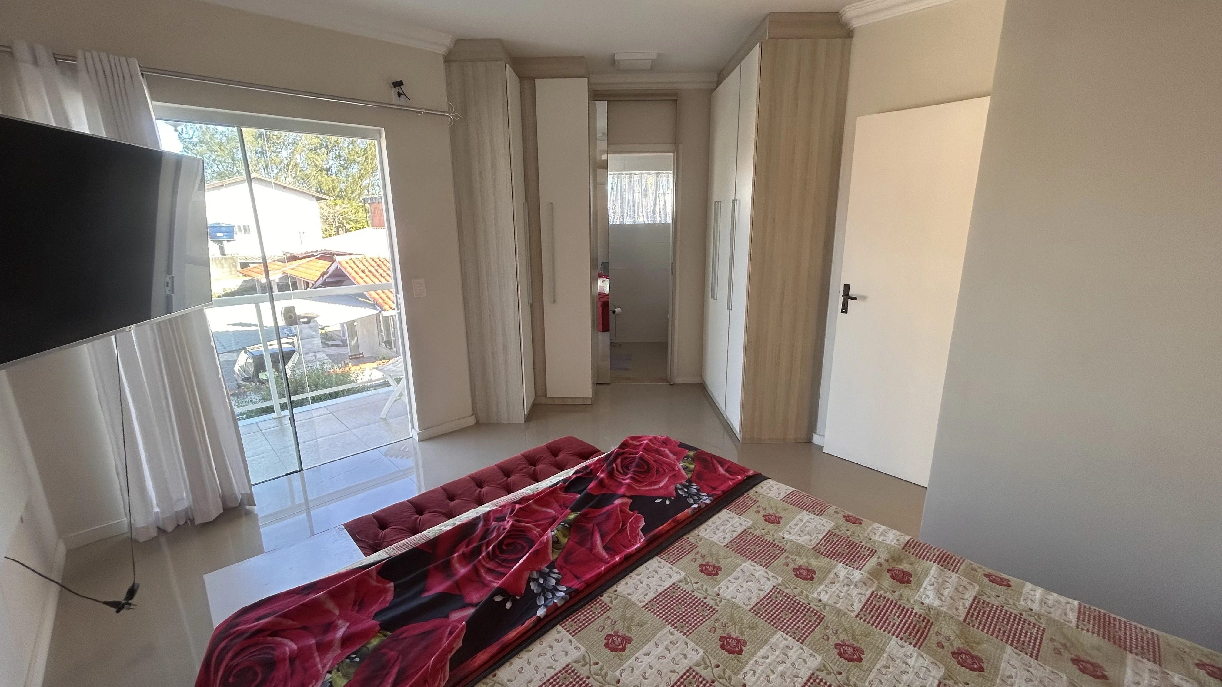 Imagem Sobrado com 3 Quartos à Venda, 200 m² em Barra do Aririú - Palhoça