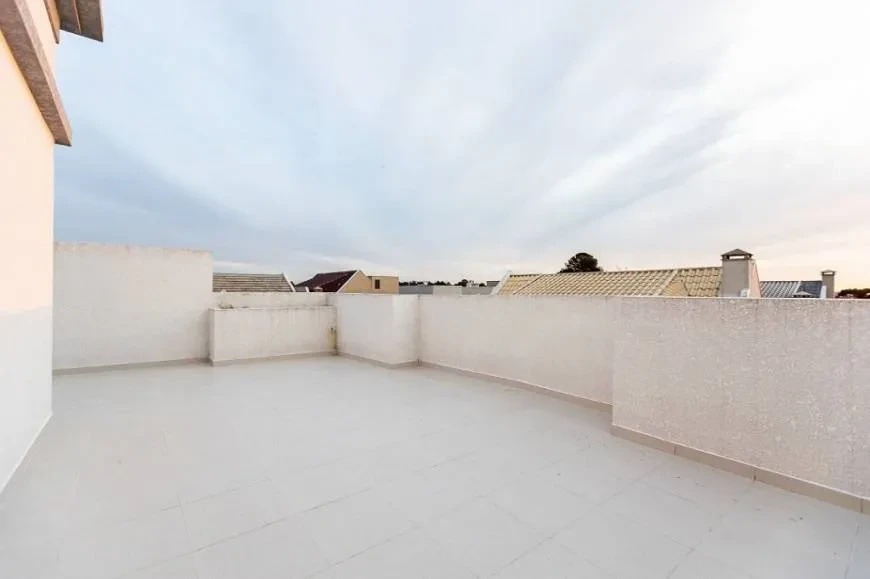 Imagem Casa com 4 Quartos à Venda, 320 metros em Bom Retiro - Curitiba