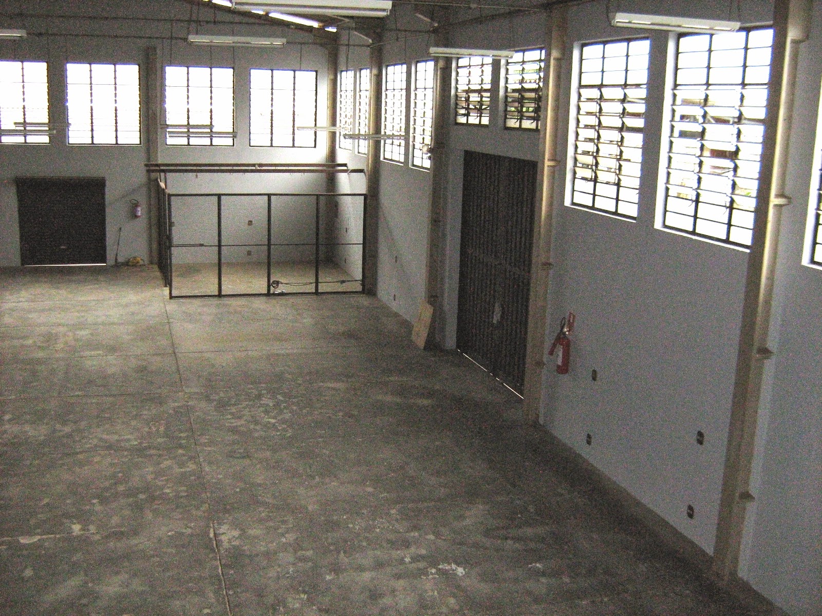 Foto do imóvel: Galpão à Venda ou Locação, 900 m² em Parque Rural Fazenda Santa Cândida - Campinas