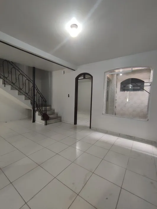 Imagem Casa com 4 Quartos para Alugar, 372 m²em Telégrafo - Belém