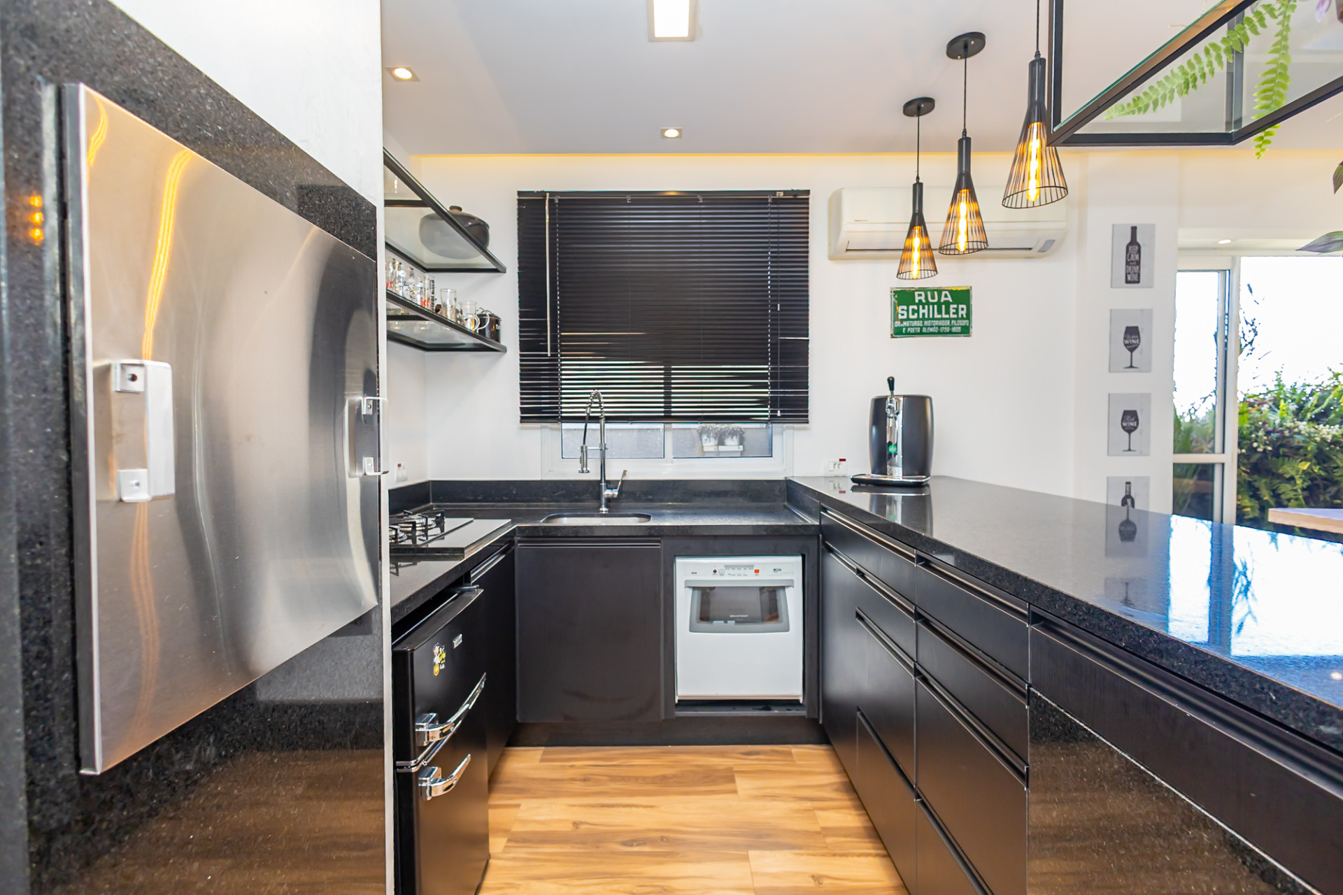 Imagem Apartamento com 2 Quartos à Venda, 170 m² em Cabral - Curitiba