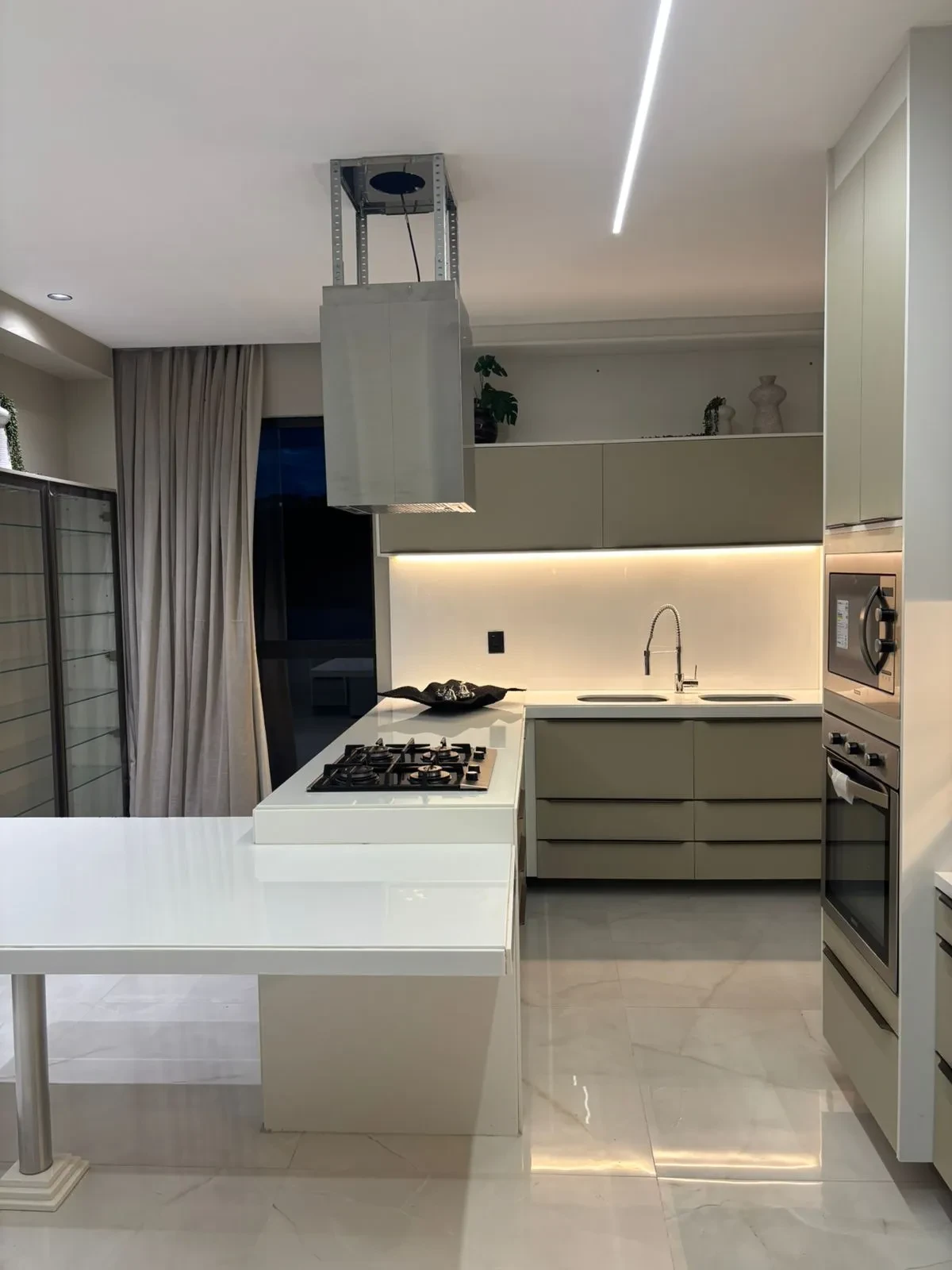 Foto do imóvel: Casa de Condomínio com 5 Quartos à Venda, 400 m² em Parque do Jiqui - Parnamirim