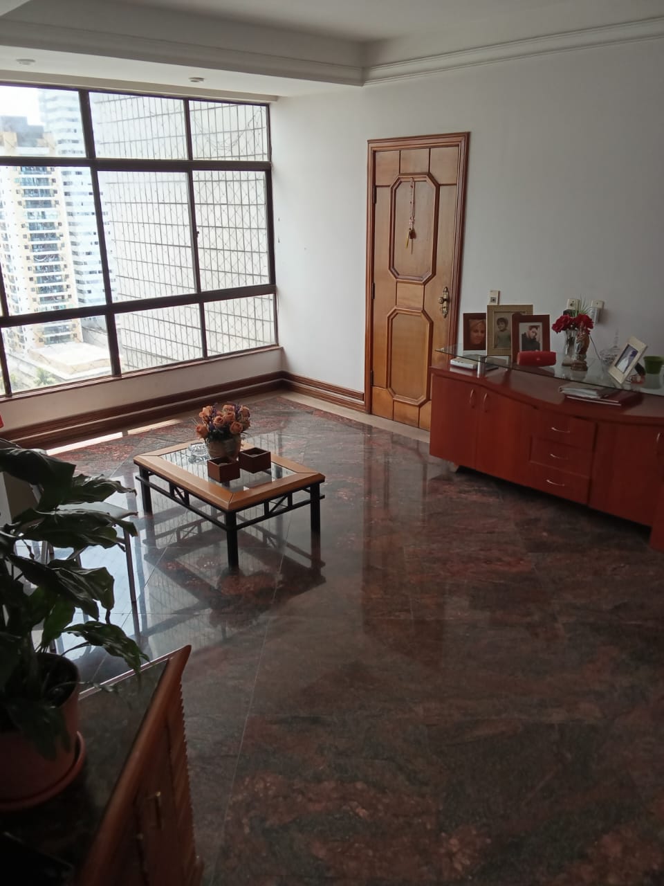 Imagem Apartamento com 4 Quartos à Venda, 253 m² em Umarizal - Belém
