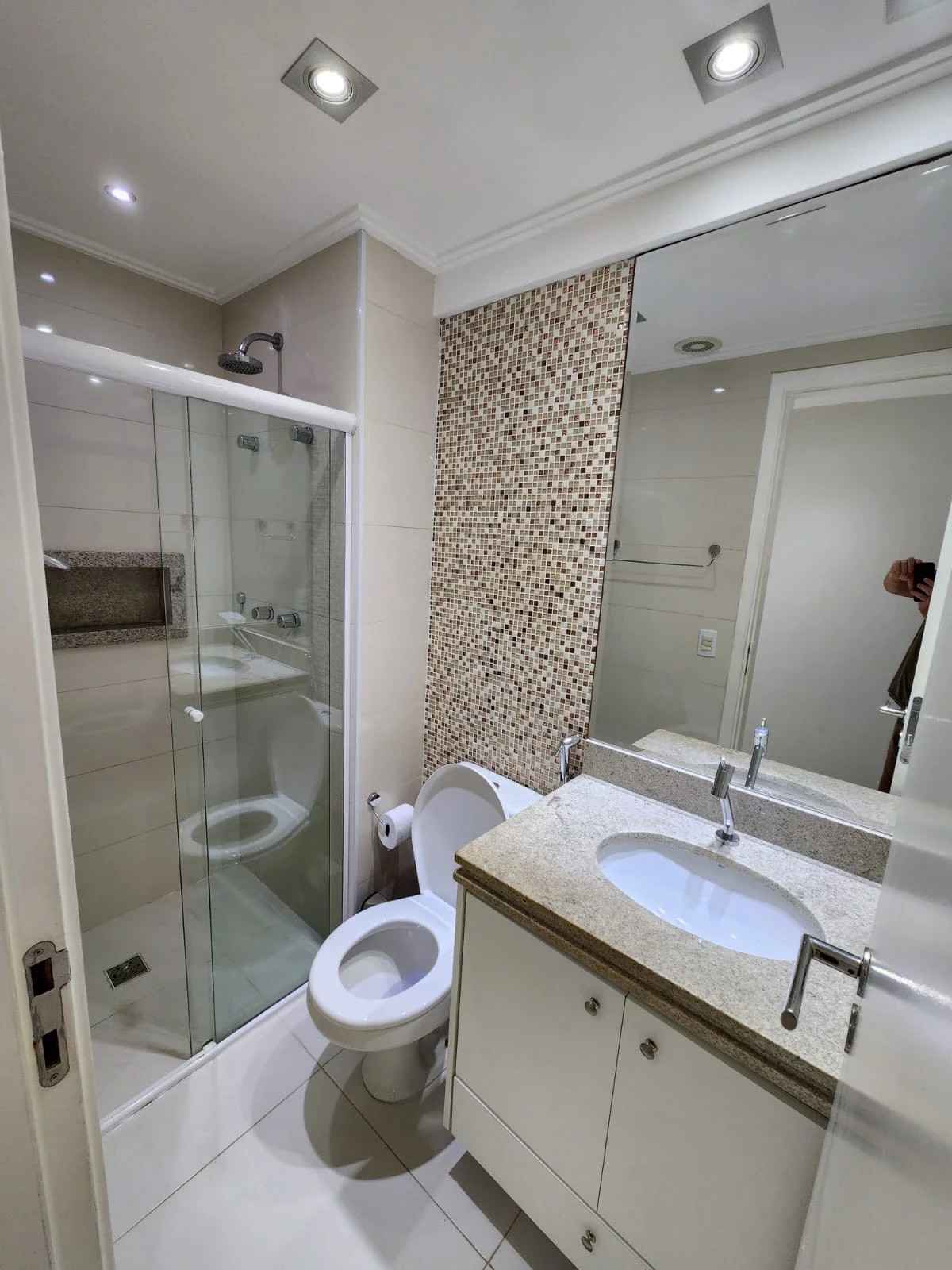 Imagem Apartamento com 2 Quartos à Venda ou Locação, 65 m² em Buraquinho - Lauro de Freitas