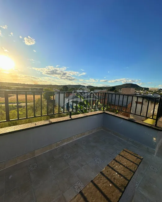 Casa com 3 Quartos à Venda, 129 m²em residencial Morada do morro - Senador Canedo