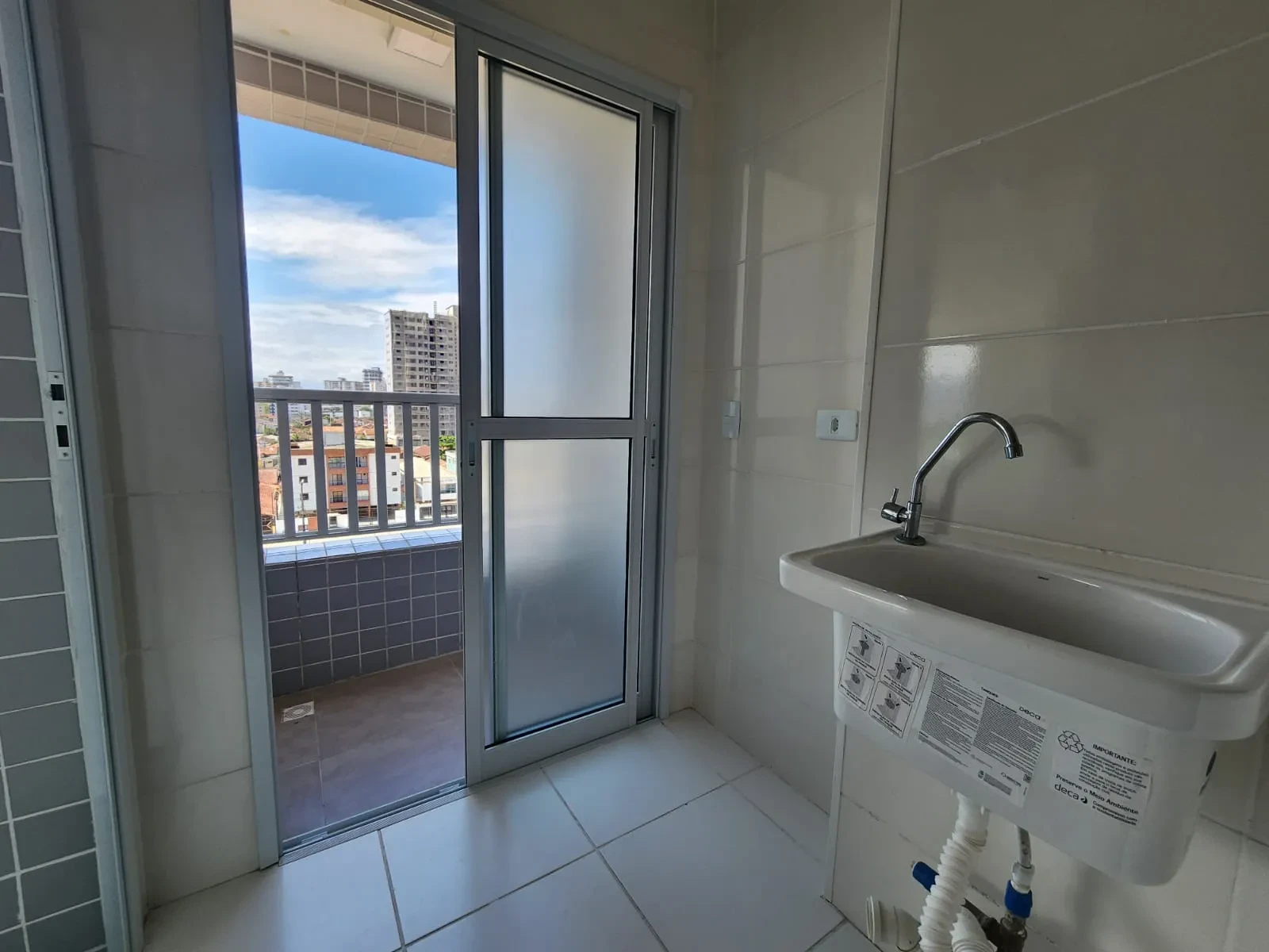 Imagem Apartamento com 2 Quartos à Venda, 8000 metro em Caiçara - Praia Grande