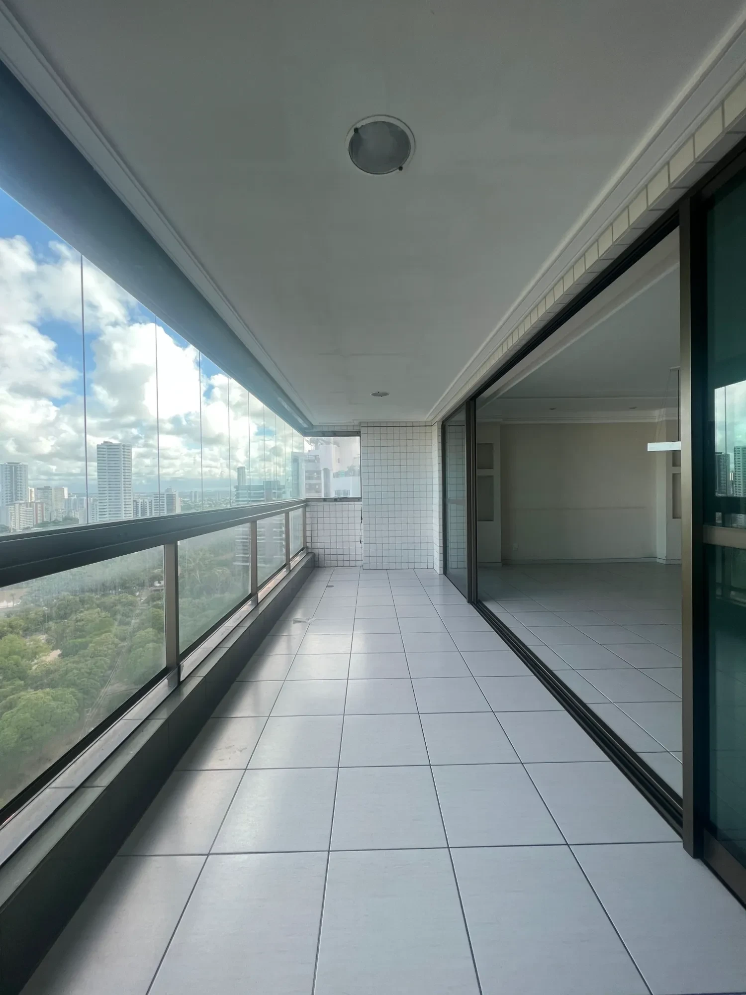 Imagem Apartamento com 4 Quartos à Venda, 208 m² em Jaqueira - Recife