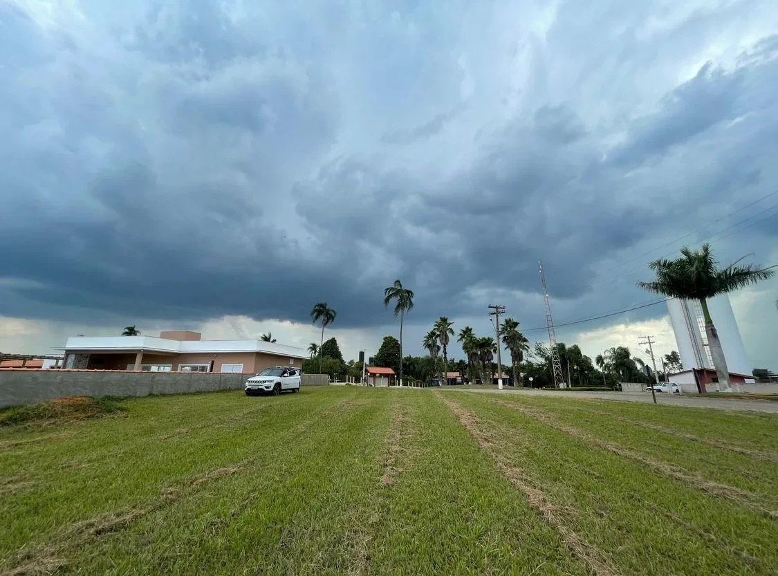 Imagem Terreno em Condomínio à Venda, 1037 m² em Área Rural de Porangaba - Porangaba