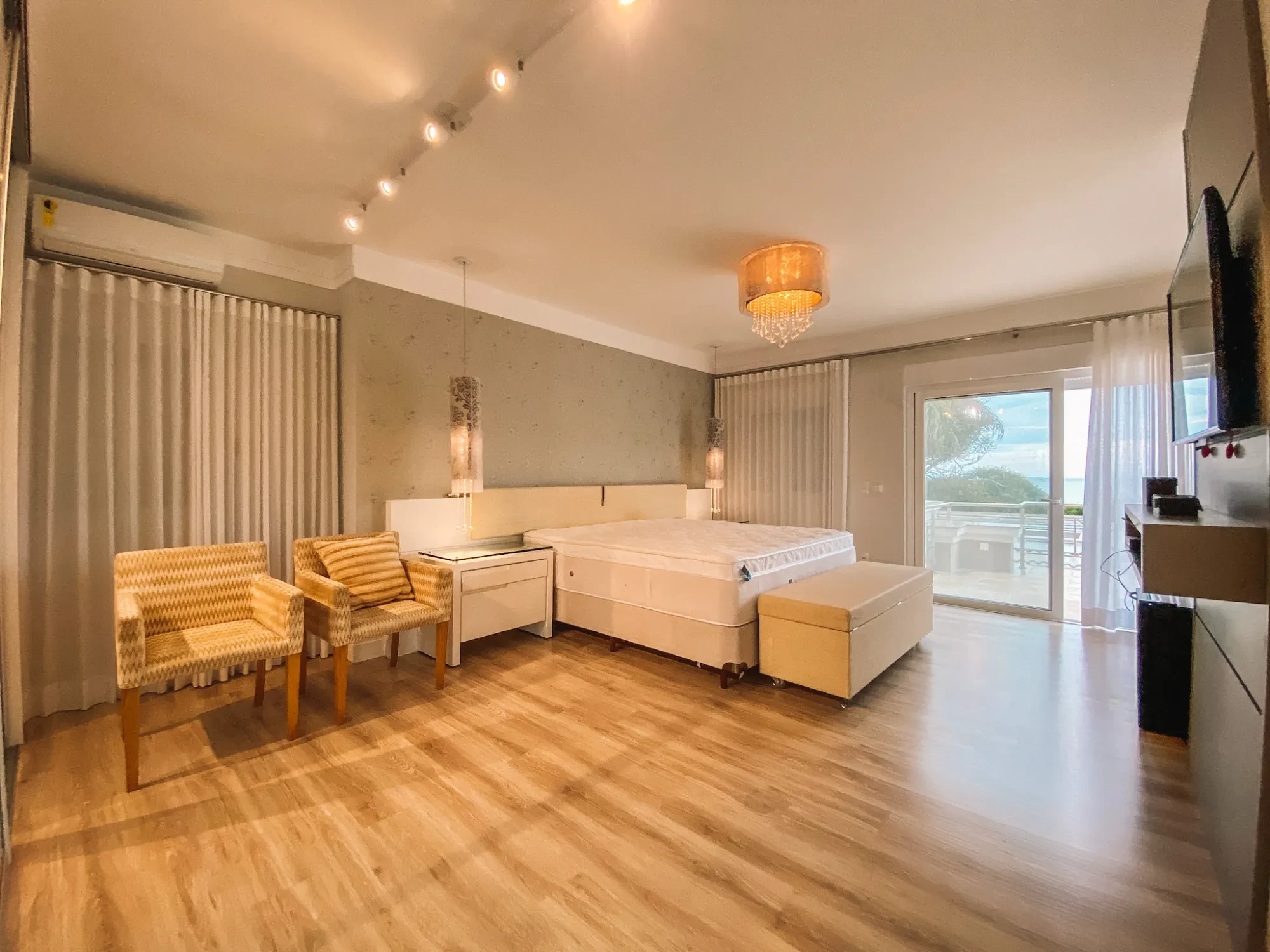 Imagem Casa com 5 Quartos à Venda, 950 m² em Jurerê Internacional - Florianópolis