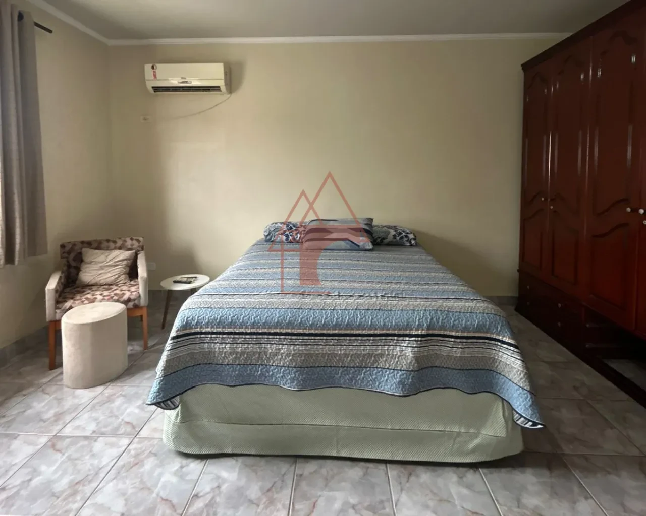 Imagem Sobrado com 3 Quartos à Venda, 166 m² em Vila Ponte Nova - Cubatão