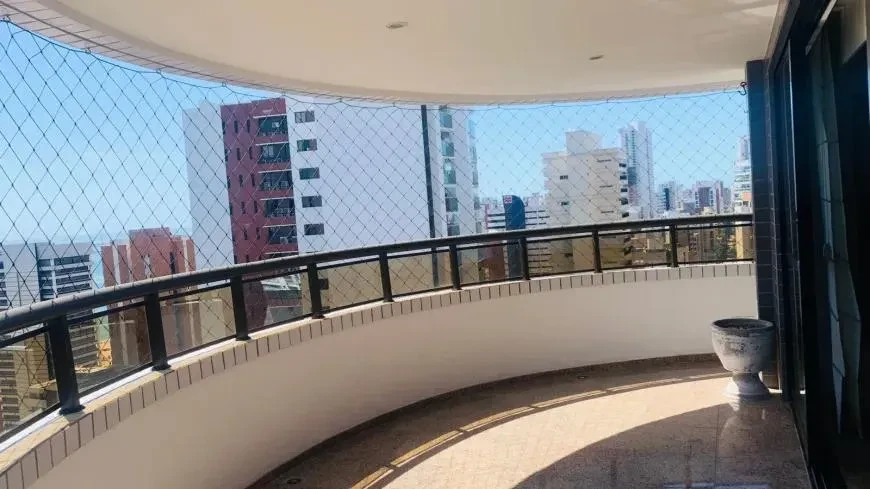 Foto do imóvel: Apartamento com 3 Quartos à Venda, 225 m² em Meireles - Fortaleza