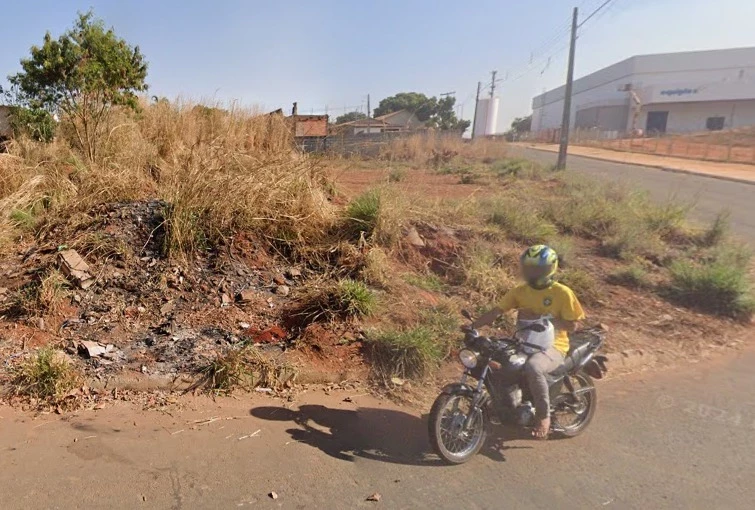 Imagem Terreno à Venda, 915 m² em Jardim das Acácias - Aparecida de Goiânia