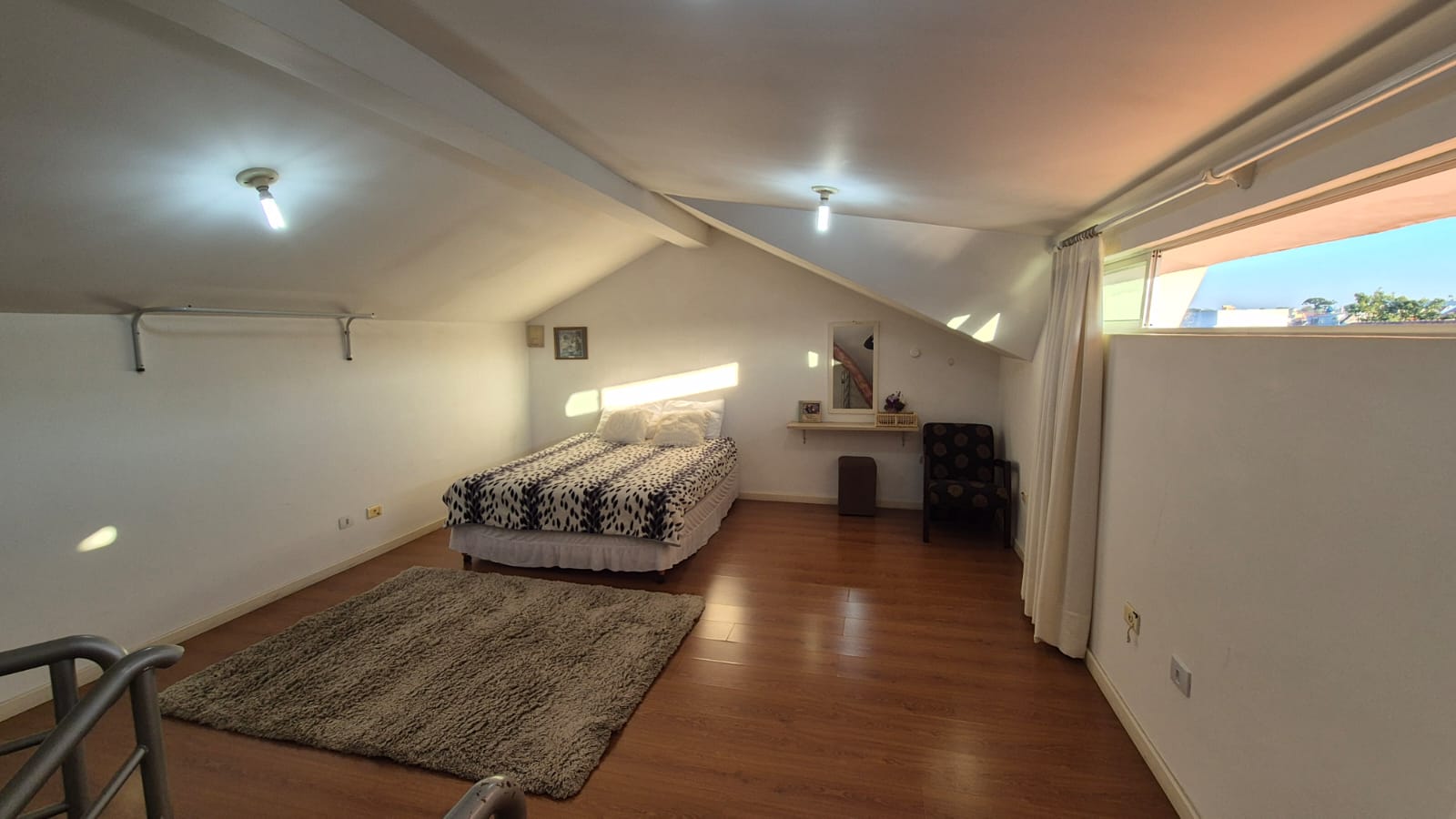 Foto do imóvel: Sobrado com 3 Quartos à Venda, 177 m² em Cajuru - Curitiba