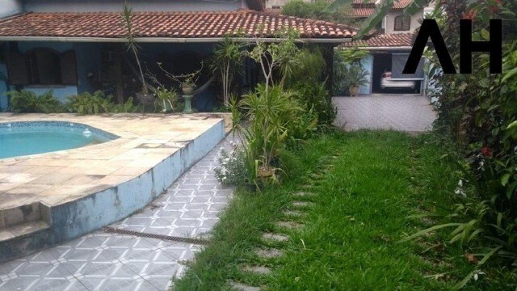 Imagem Casa com 3 Quartos à Venda, 350 m²em Piratininga - Niterói