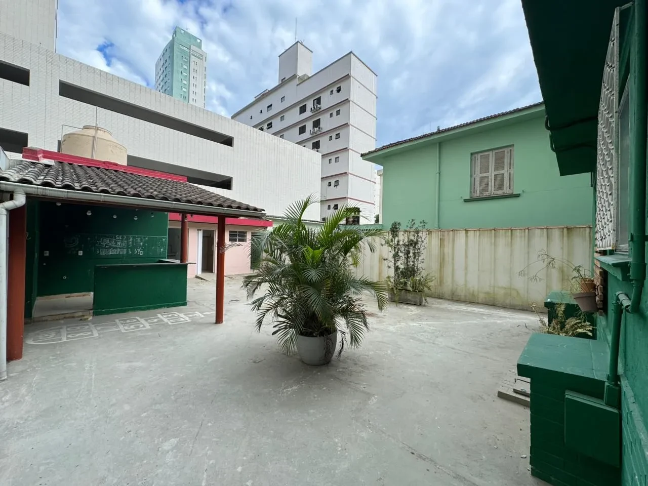 Imagem Ponto Comercial à Venda ou Locação, 324 m² em Aparecida - Santos