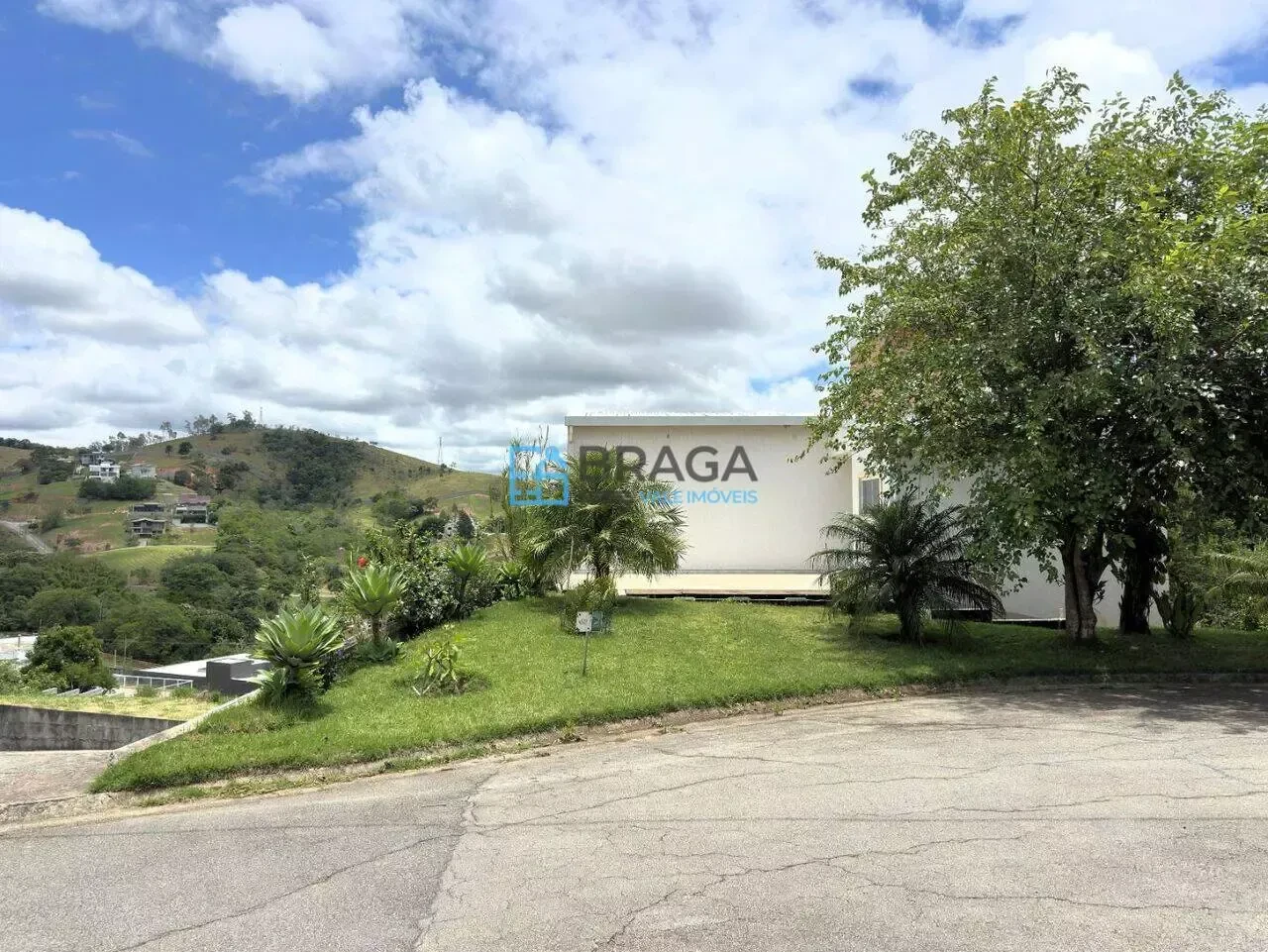 Imagem Casa com 3 Quartos à Venda, 269 metros em Jambeiro - Jambeiro