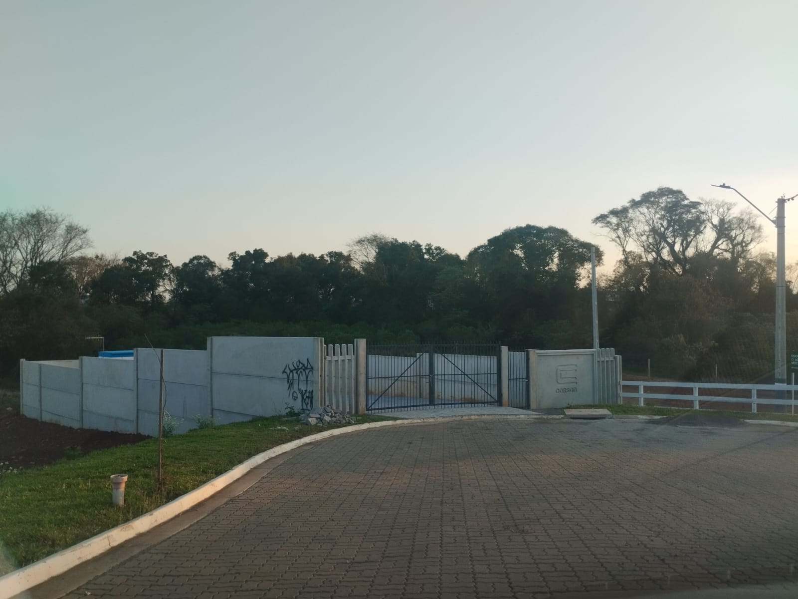 Imagem Terreno à Venda, 300 m² em Valinhos - Passo Fundo