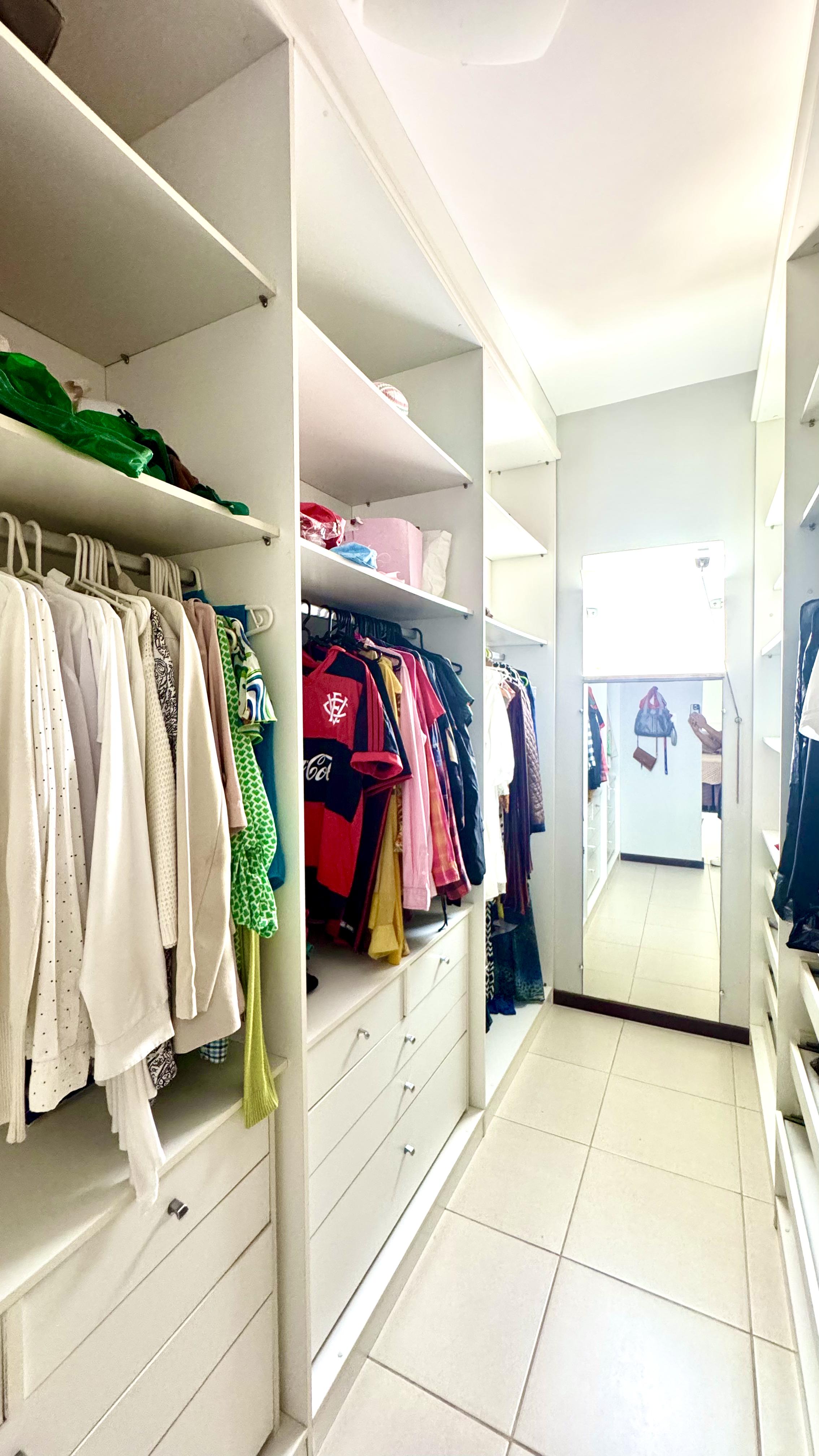 Imagem Casa de Condomínio com 5 Quartos à Venda, 320 m² em Buraquinho - Lauro de Freitas