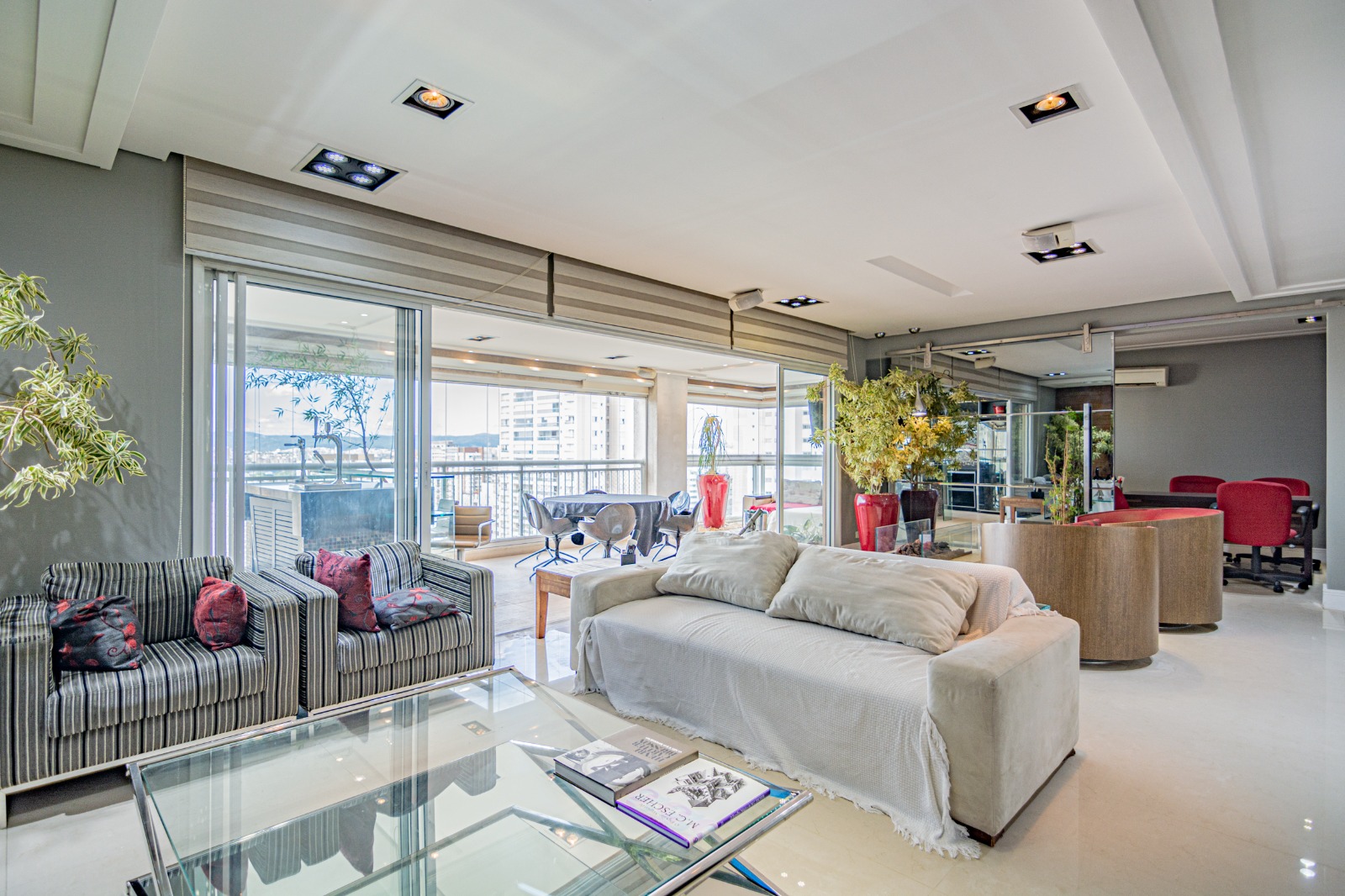 Imagem Apartamento com 4 Quartos à Venda, 206 m² em Vila Romana - São Paulo