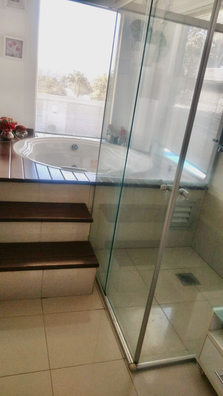 Imagem Casa de Condomínio com 4 Quartos à Venda ou Locação, 490 m²em Jundiaí Mirim - Jundiaí