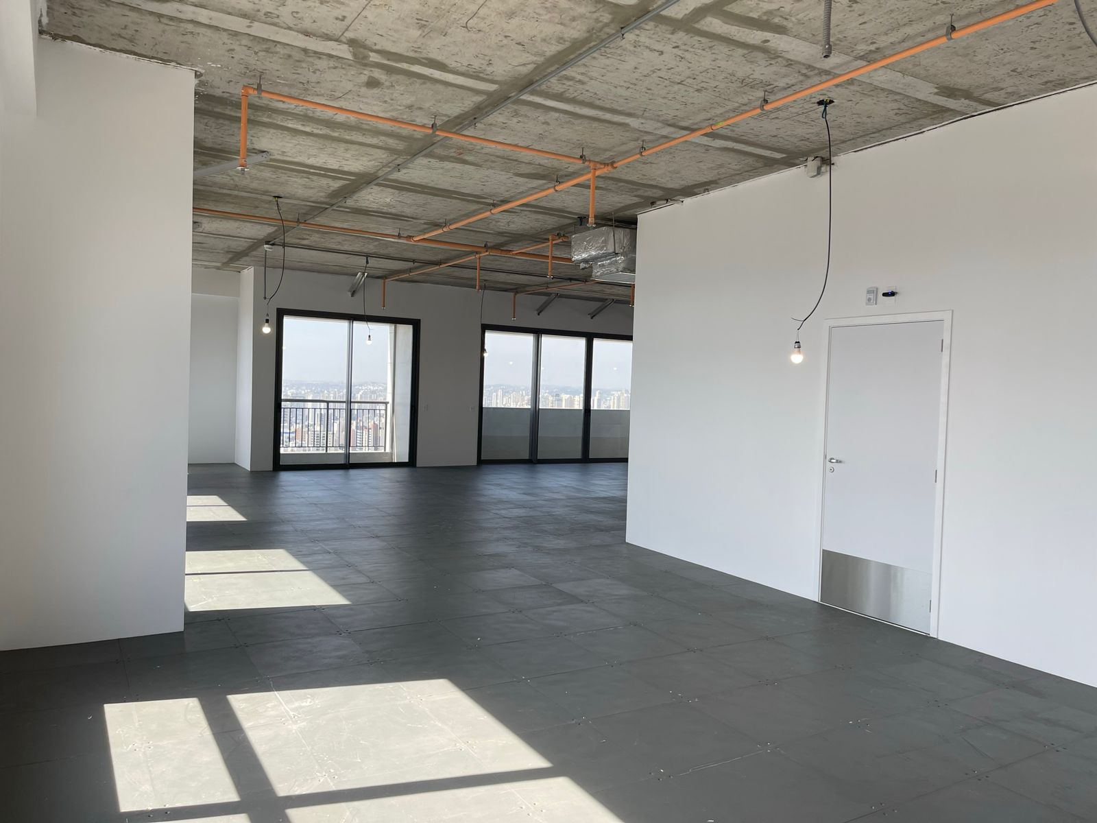 Imagem Sala Comercial para Alugar, 250 m²em Vila Azevedo - São Paulo