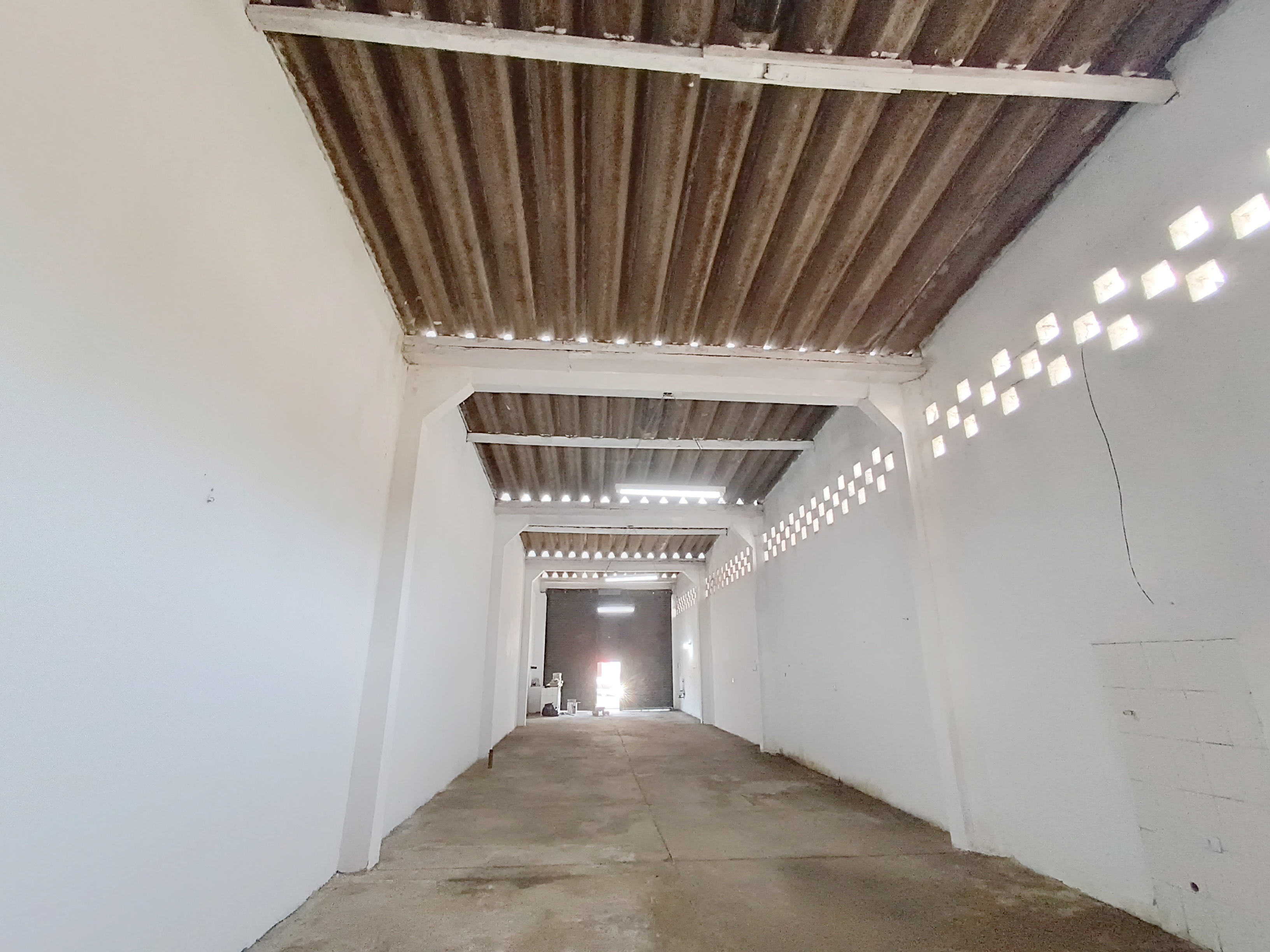 Imagem Galpão à Venda ou Locação, 255 m² em Estuário - Santos