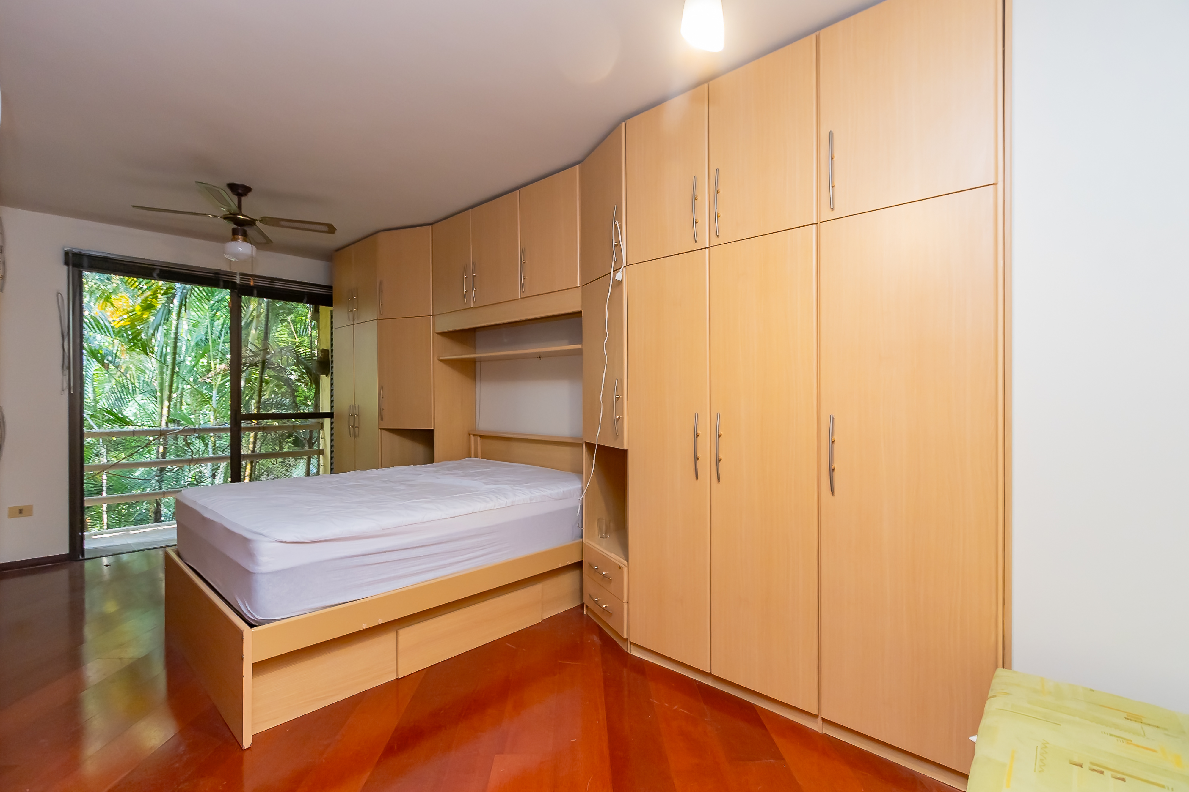 Foto do imóvel: Sobrado com 3 Quartos à Venda, 278 m² em Vista Alegre - Curitiba