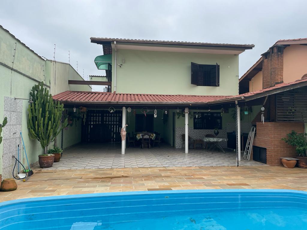 Sobrado com 4 Quartos à Venda, 228 m²em Nova Itanhaém - Itanhaém