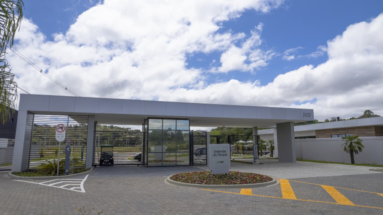 Terreno à Venda, 135 m² em Santa Cândida - Curitiba