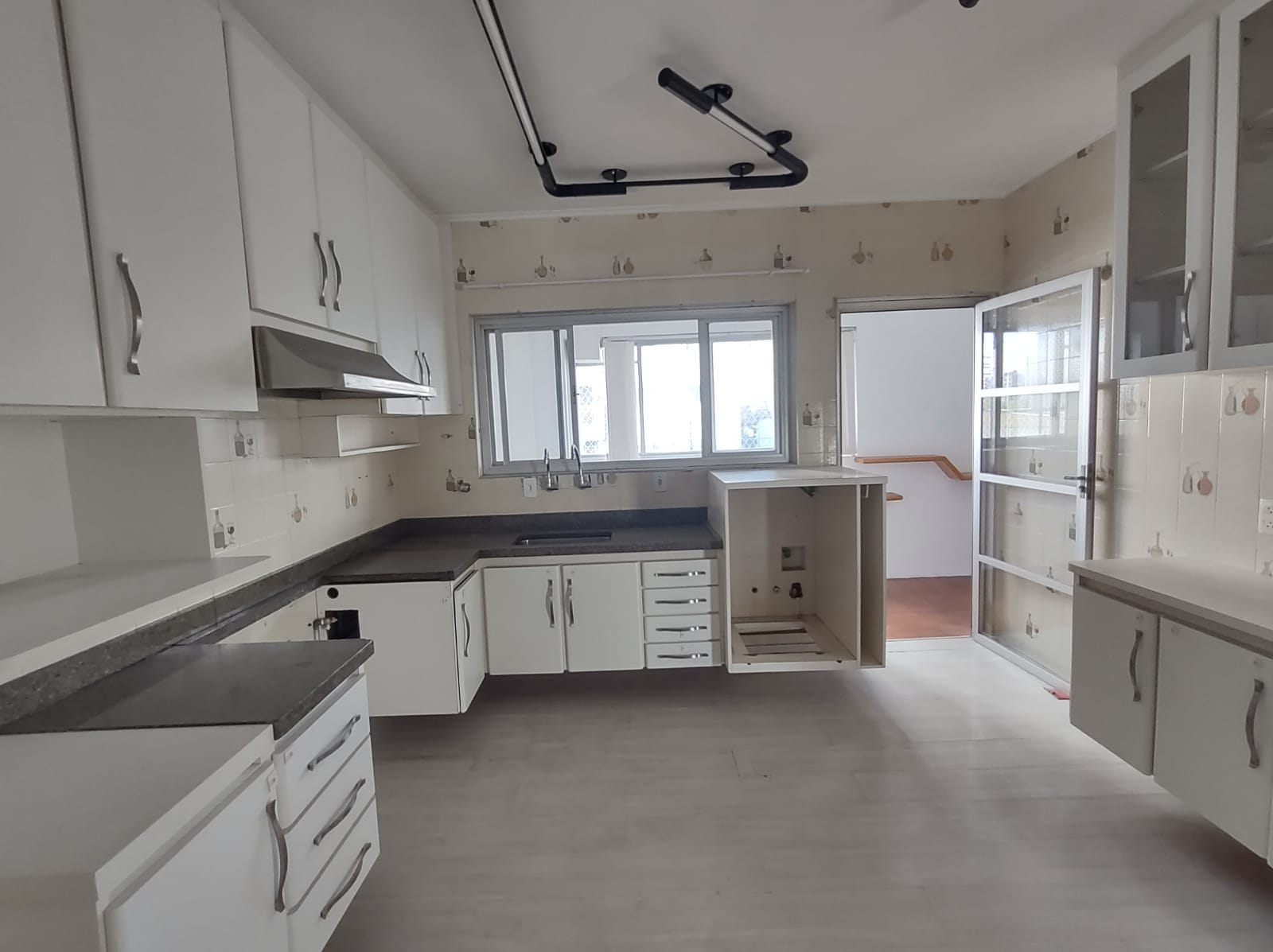 Imagem Apartamento com 3 Quartos à Venda ou Temporada, 136 m²em Vila Pompéia - São Paulo