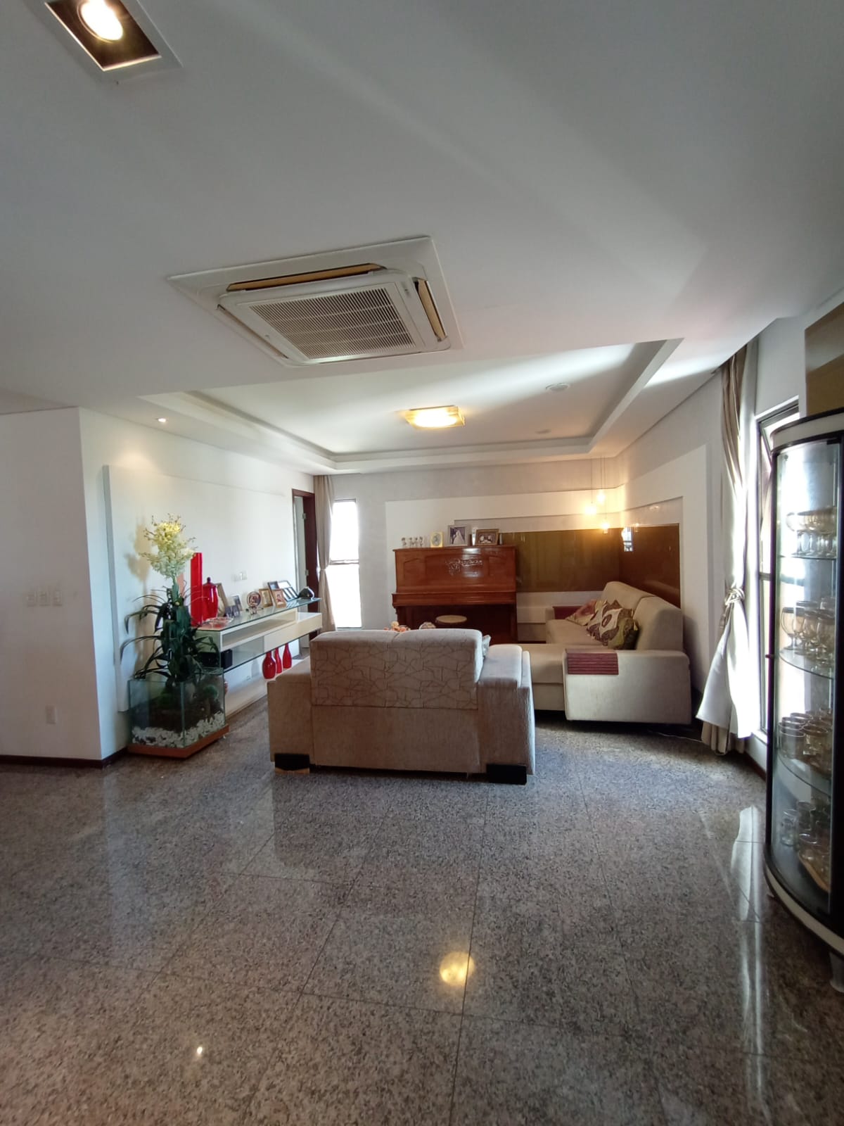 Imagem Apartamento com 4 Quartos à Venda, 315 m²em Guararapes - Fortaleza