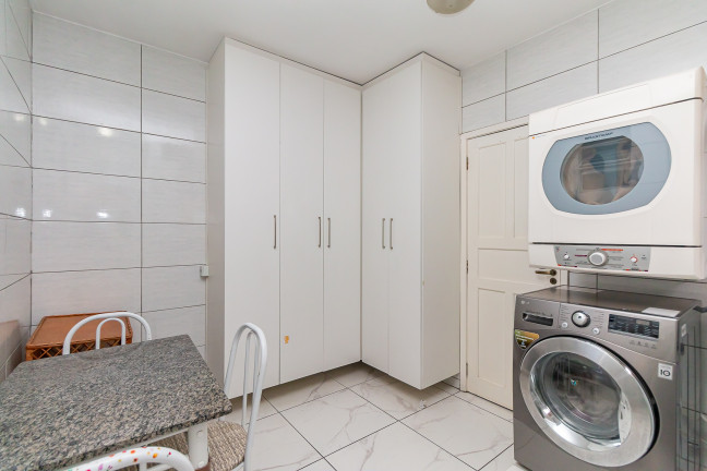 Imagem Casa com 3 Quartos à Venda, 182 m² em Bacacheri - Curitiba