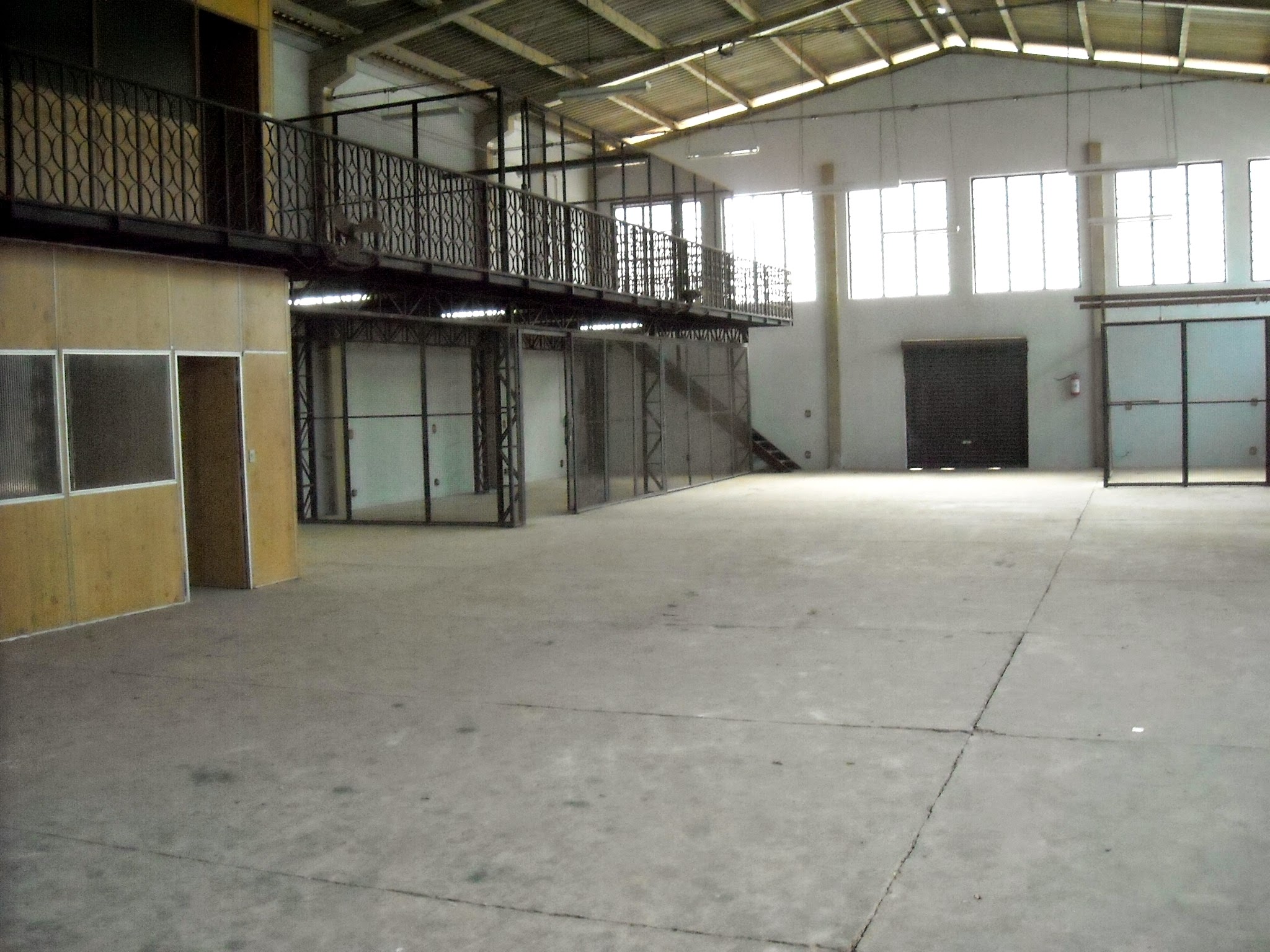 Foto do imóvel: Galpão à Venda ou Locação, 900 m² em Parque Rural Fazenda Santa Cândida - Campinas