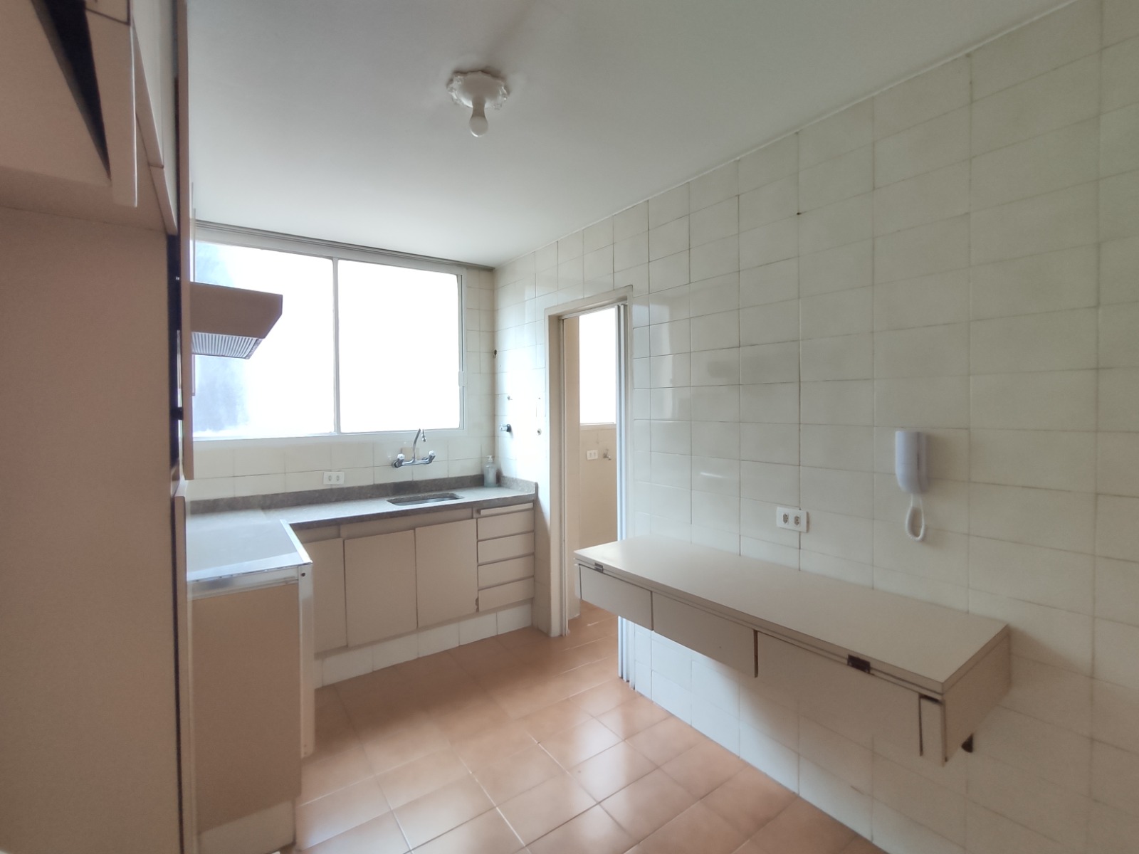 Imagem Apartamento com 2 Quartos para Alugar, 75 m²em Moema - São Paulo