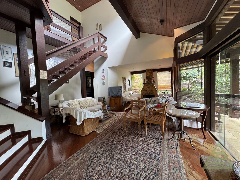 Foto do imóvel: Casa de Condomínio com 4 Quartos à Venda, 273 m² em Cuiabá - Petrópolis