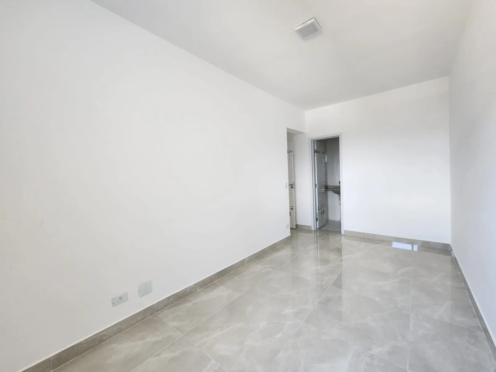 Imagem Apartamento com 2 Quartos à Venda, 8000 metro em Caiçara - Praia Grande