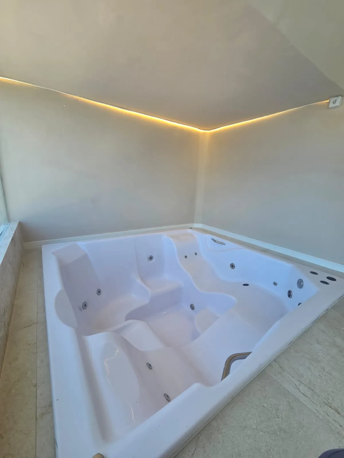 Foto do imóvel: Apartamento com 3 Quartos à Venda, 182 m² em Praia de Iracema - Fortaleza