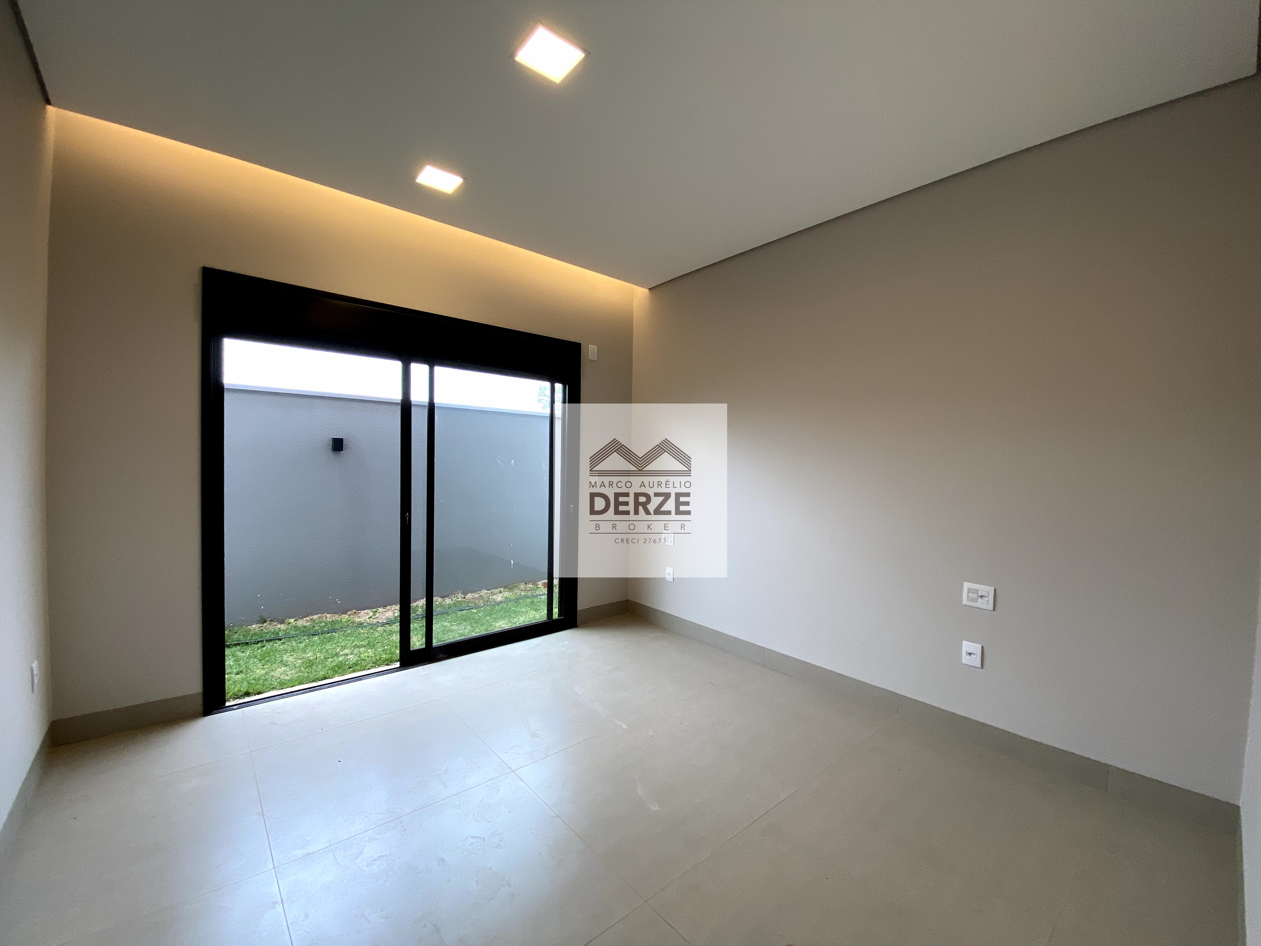 Imagem Casa com 3 Quartos à Venda, 252 m²em Jardim Inconfidência - Uberlândia