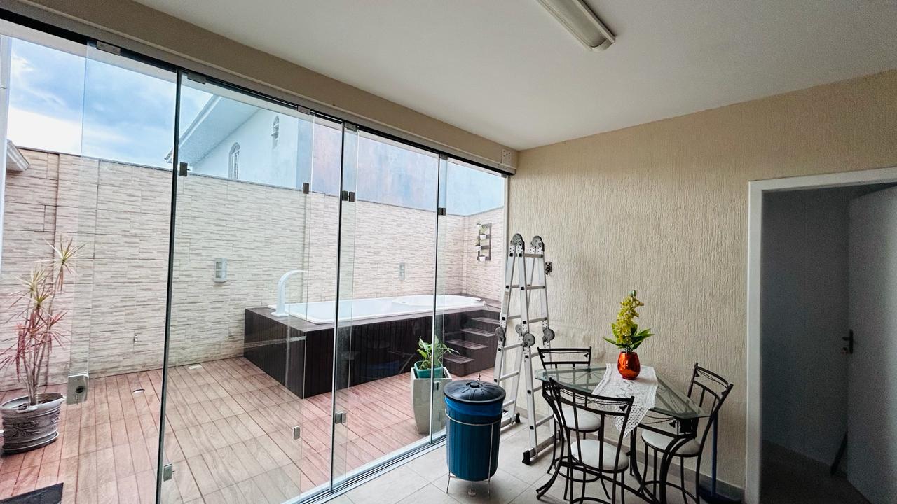 Foto do imóvel: Sobrado com 3 Quartos à Venda, 222 m²em Barra do Aririú - Palhoça